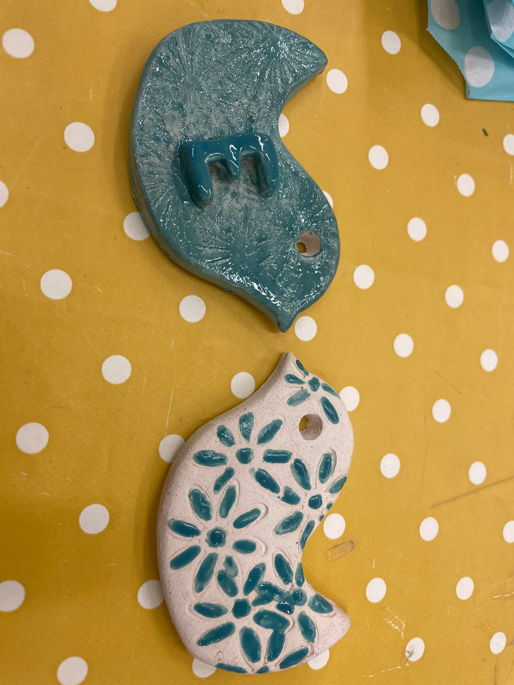 Ceramic Christmas Decorations Mulled Wine and Mince Pies image 5